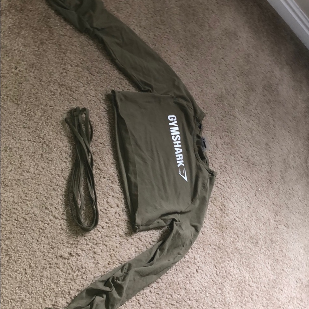 GYMSHARK LONGSLEEVE RIBBON CROP TOP